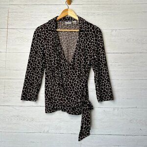 Chicos Blouse Womens Size 1/M Giraffe Print Faux Wrap Long Sleeve Contemporary